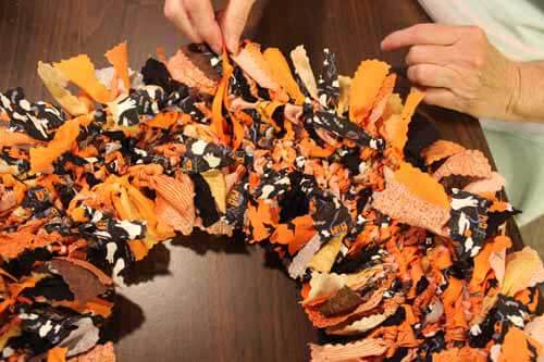 Fall No Sew Fabric Wreath - Attach Ribbon for hanging