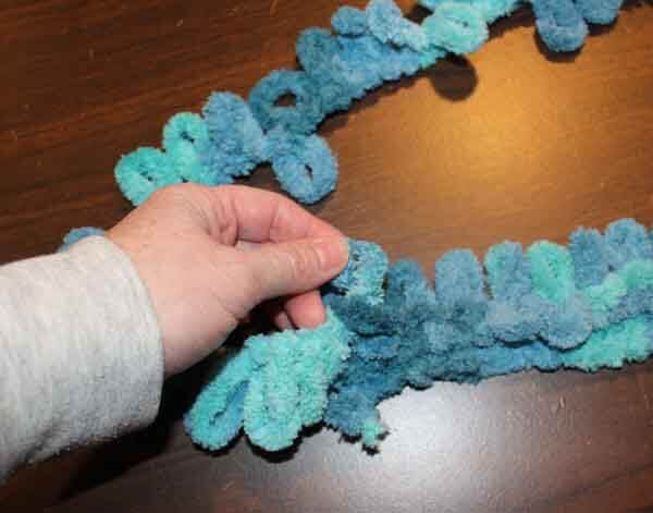 Loop Yarn Garter Stitch Tutorial - Work across row