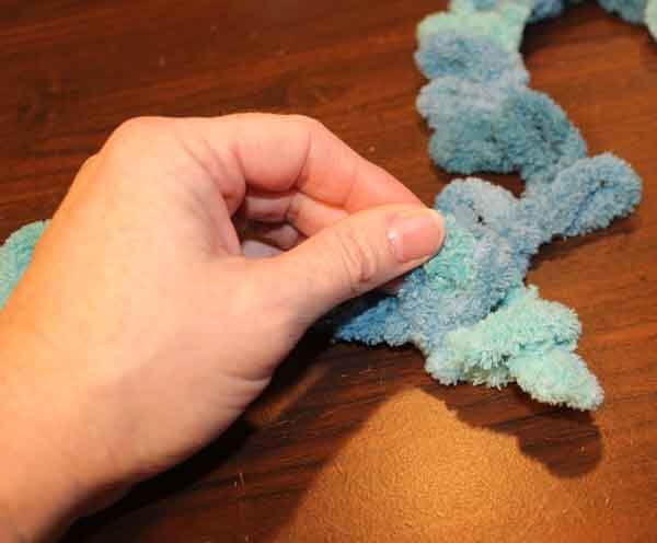 Loop Yarn Stocking Stitch Tutorial- Work Across Row