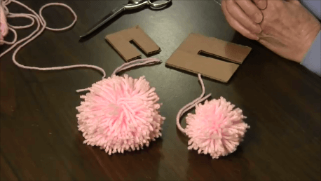 How to Make a Yarn Pom Pom