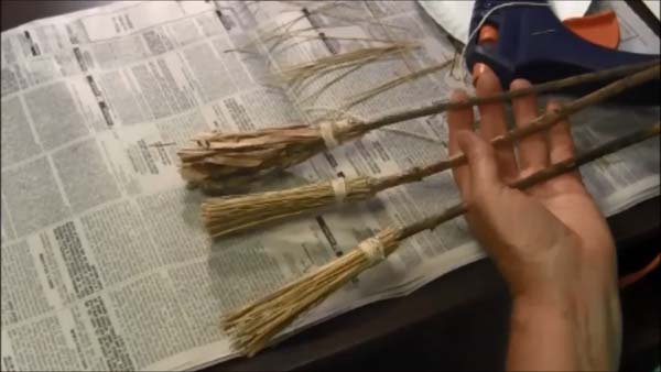 18in Doll Broom_1.1.1