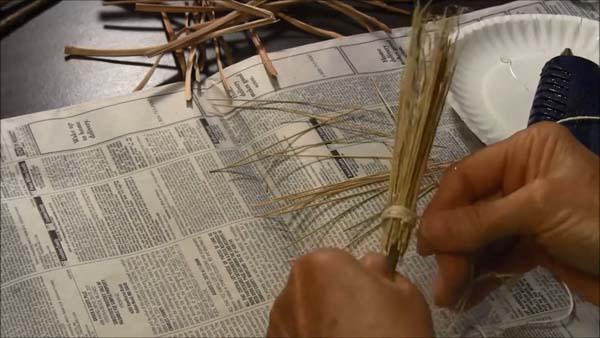 18in Doll Broom_1.1.11