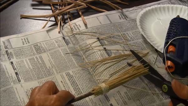 18in Doll Broom_1.1.12