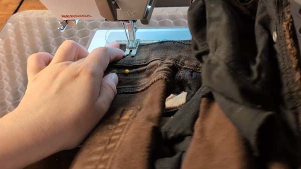 Alter Pants Too Big Sewing Dart_1.31.1