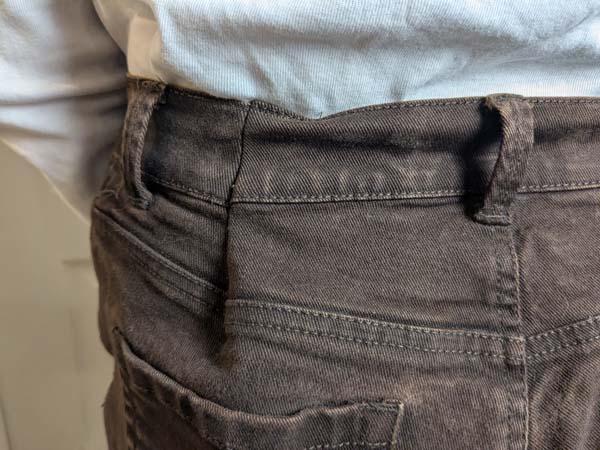 Alter Pants Waist 16 Closeup Dart 1