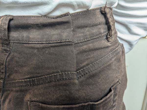 Alter Pants Waist 17 Closeup Dart 2