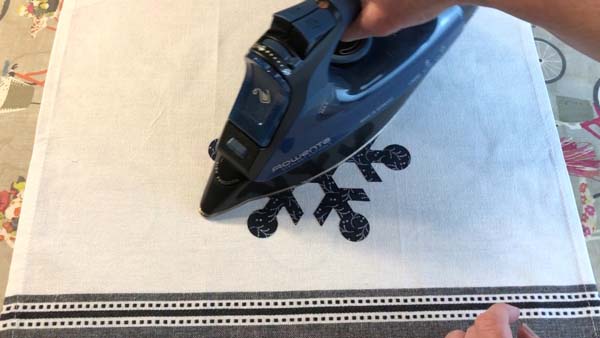 Applique Dies 2 Iron to Adhere