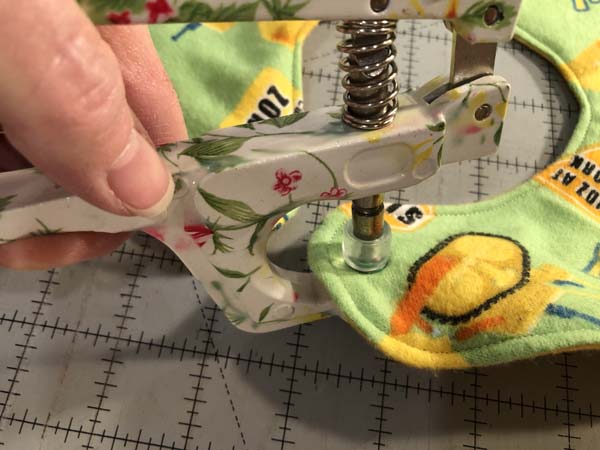 Baby Bib Attach Snaps