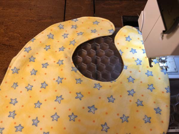 Baby Bib Edgestitching