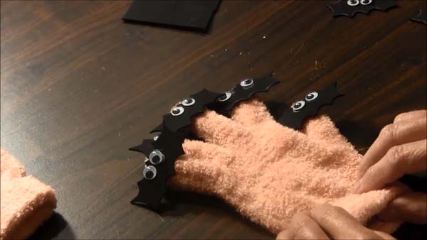 Bat Puppet Glove Finished
