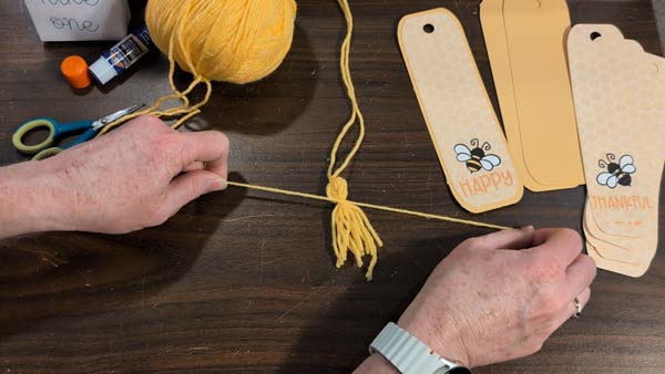 Bee Bookmarks Tassel 11 Tie