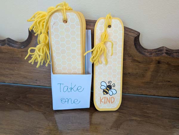 Bee Sayings Bookmark Holder