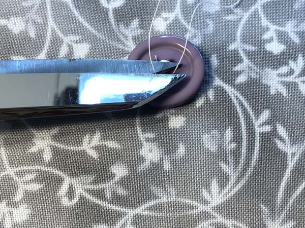 Button Stitch 15 Trim Threads