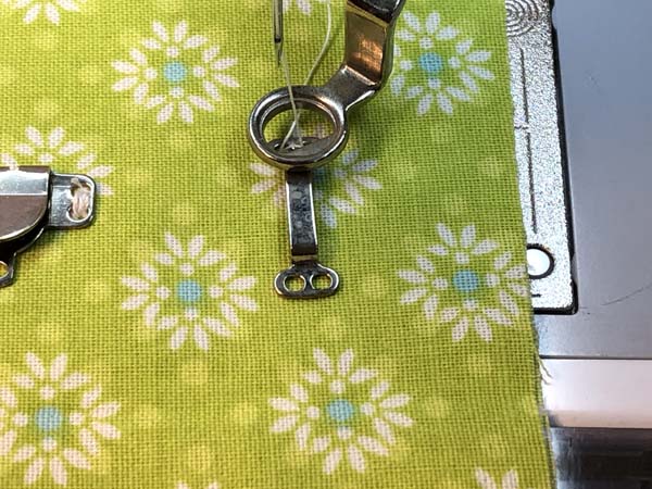 Button Zig Zag 19 Sewing Eye