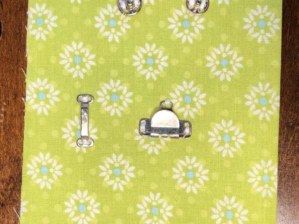 Button Zig Zag 21a Hook and Eye