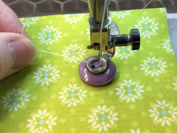 Button Zig Zag 8 Stitch Zig Zag