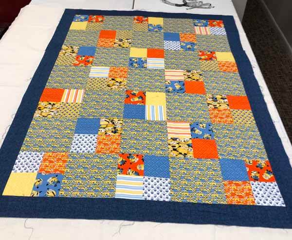 Charm Pack Quilt Pattern - Finished top with Borders