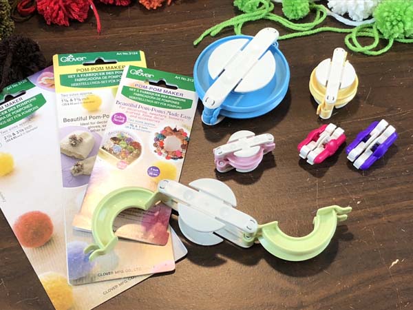Clover Maker Pom poms Makers