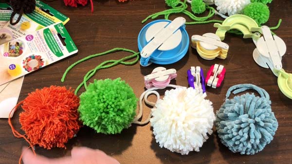 Clover Maker Pom poms_1.10.1