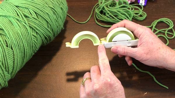 Clover Maker Pom poms_1.17.1