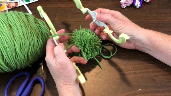 Clover Maker Pom poms_1.45.1