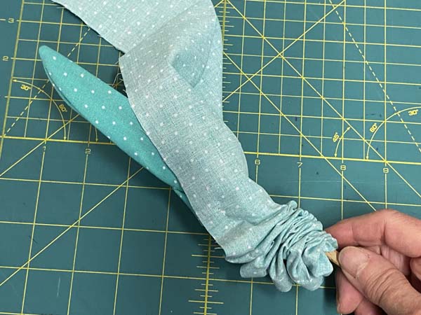 Cooling Neck Wrap 12 Turning right side out