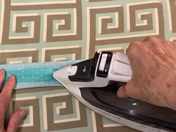 Cooling Neck Wrap 16 press opens seams