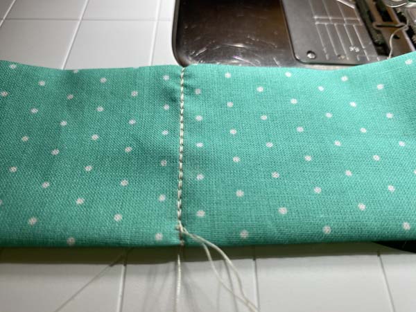 Cooling Neck Wrap 21 Show Sewn pocket seam