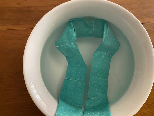 Cooling Neck Wrap 26 Soak in Water