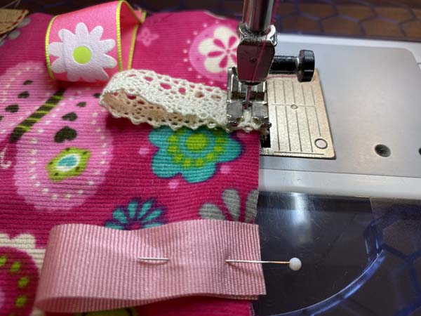 Crinkle Tag Toy Attach Ribbons