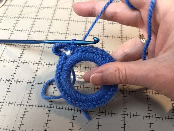 Crochet Wreath Ornament 13 SLST with Color 1 in next SC