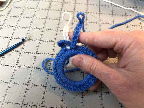 Crochet Wreath Ornament 14 CH6 Remove Hook