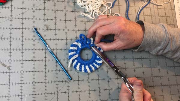 Crochet Wreath Ornament 26 Trim Yarn Tails