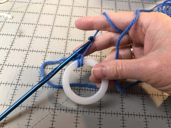 Crochet Wreath Ornament 4 First Single Crochet in Ring