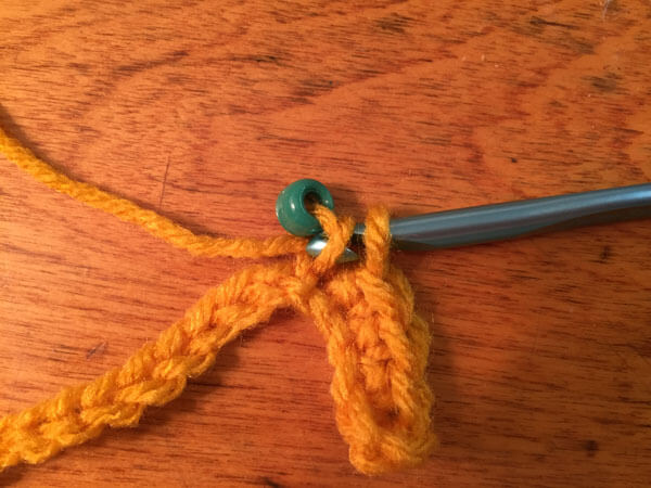 Doll Crocheted Beaded Necklace Tutorial - Pull Through