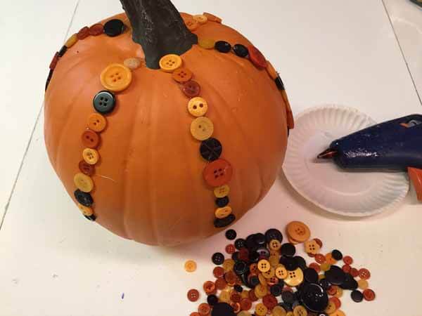 Cute as a Button Pumpkin - Button lines complete