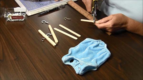 DIY Doll Clothes Hanger_1.1.3