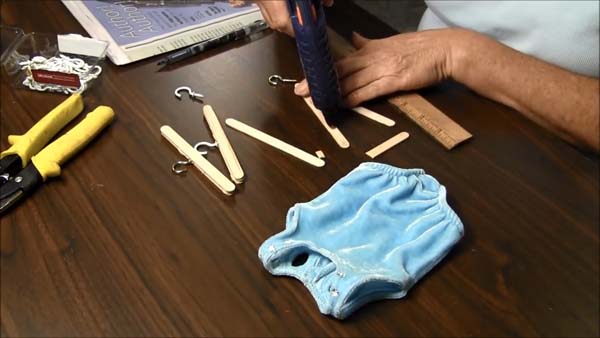 DIY Doll Clothes Hanger_1.1.4