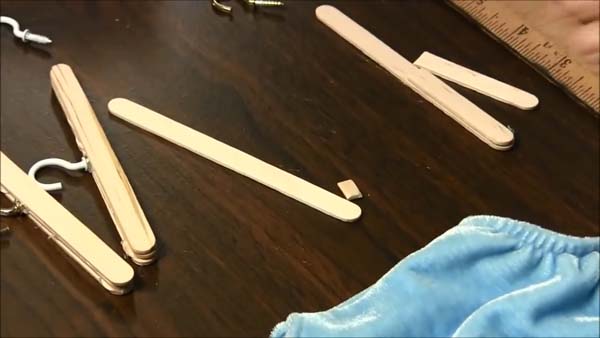 DIY Doll Clothes Hanger_1.1.5