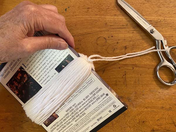 DIY Ghost Garland Tie Yarn