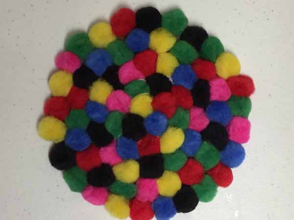 Doll House Pom-Pom Rug Tutorial - Filled In