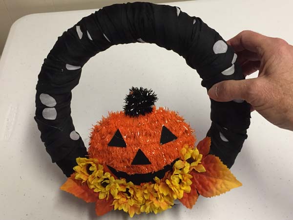 Dollar Store Halloween Wreath Add Flowers