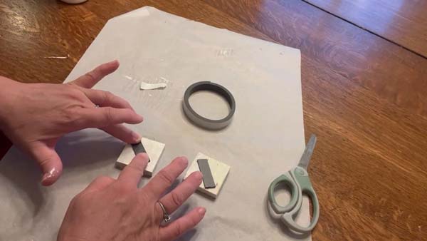 Dollar Store Mini Magnets 27 apply magnet