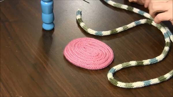 Dollhouse Rug Spool knit_1.1.1