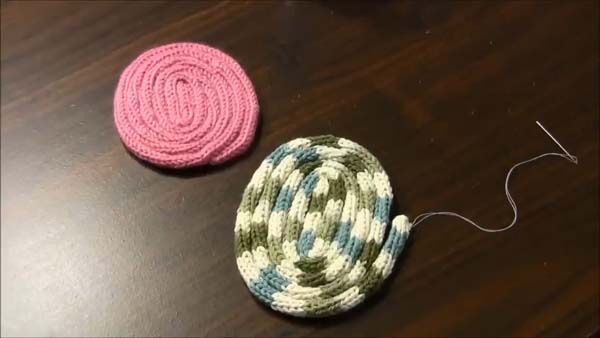 Dollhouse Rug Spool knit_1.1.20