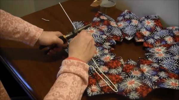 Door Wreath Hanger_8 Trim Wire