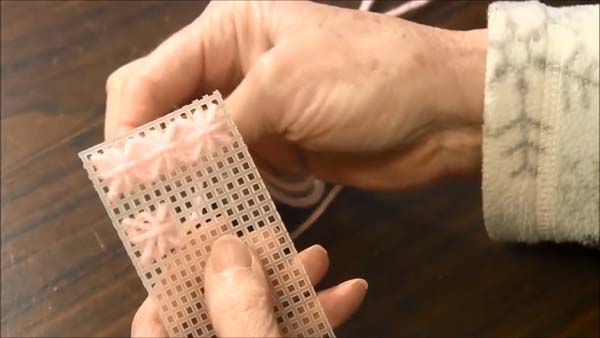 Double Cross Smyrna Stitch Plastic Canvas_1.1.7