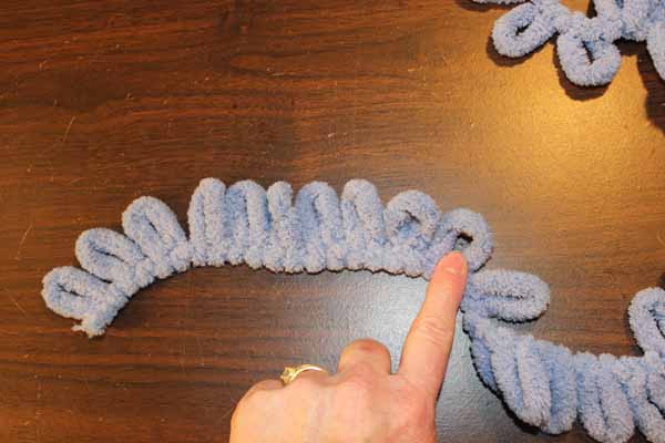 Easy Loop Yarn Scarf 1 Count 10 Loops
