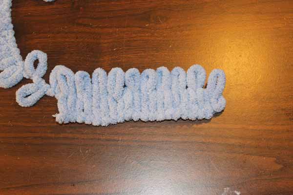 Easy Loop Yarn Scarf 4 Row 2 Complete