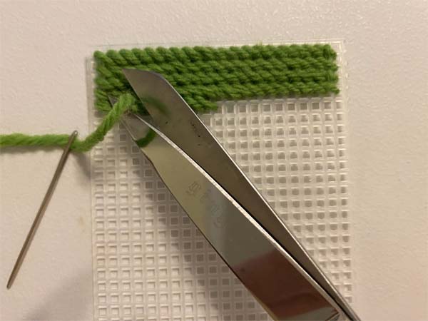 End Yarn 4 trim tail